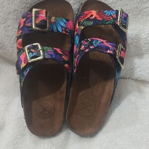 Like New Very Clean Beautifuinkkas Multicolor Floral Double-Buckle Slide Sandals